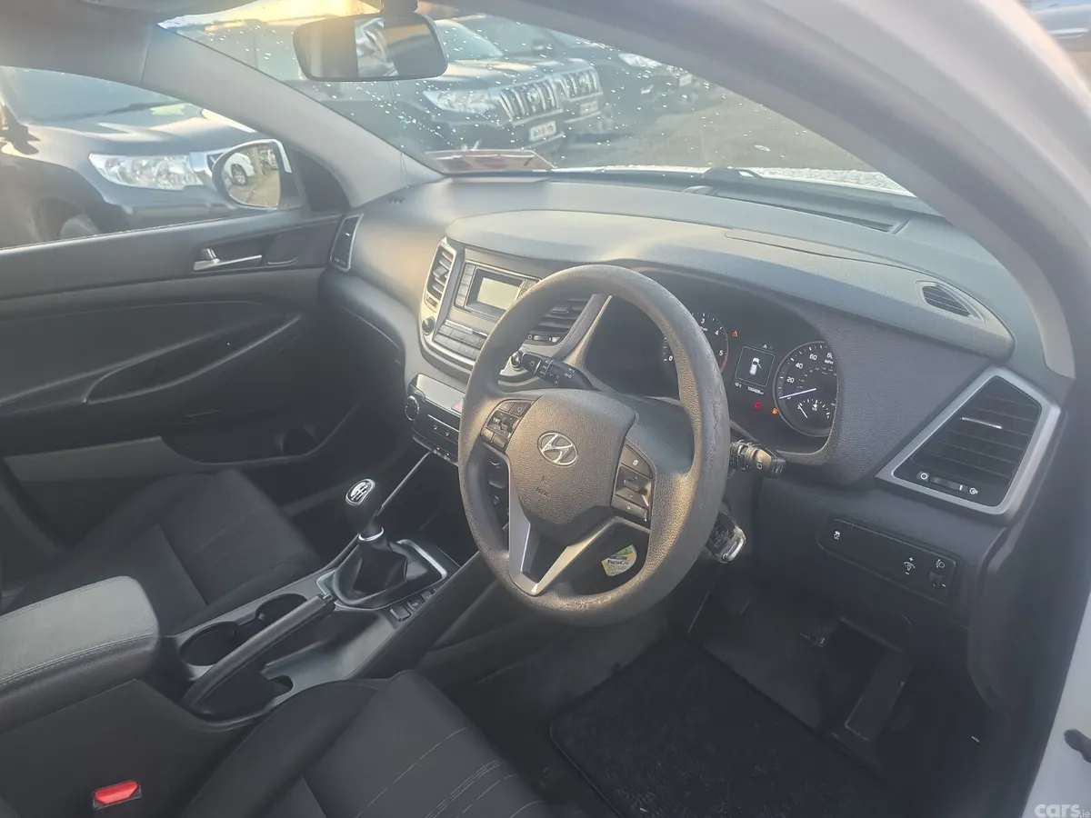Hyundai Tucson SUV, Diesel, 2017, White