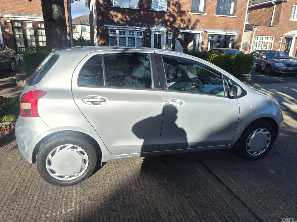 Toyota Yaris Hatchback, Petrol, 2006, Silver