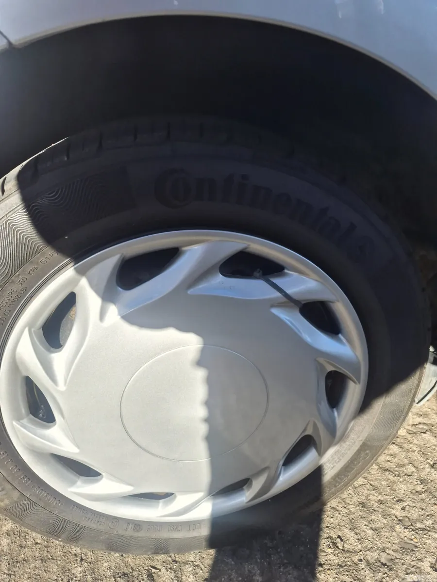 Toyota Yaris Hatchback, Petrol, 2006, Silver
