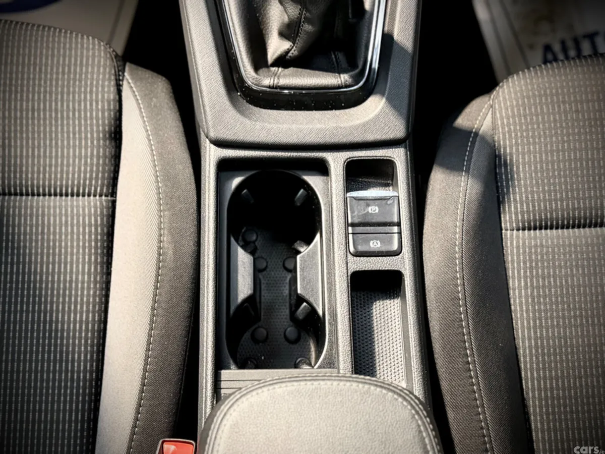 Skoda Octavia Hatchback, Diesel, 2022, Silver