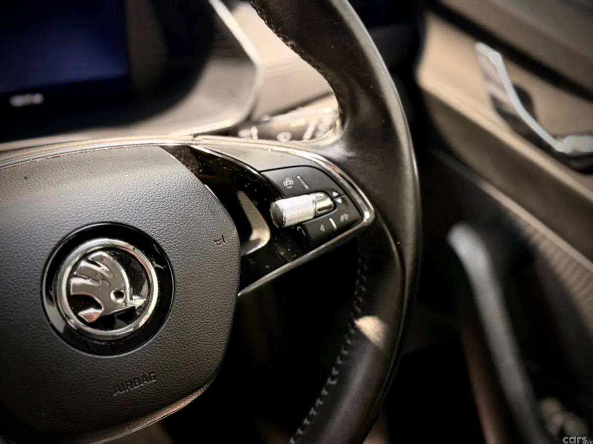 Skoda Octavia Hatchback, Diesel, 2022, Silver