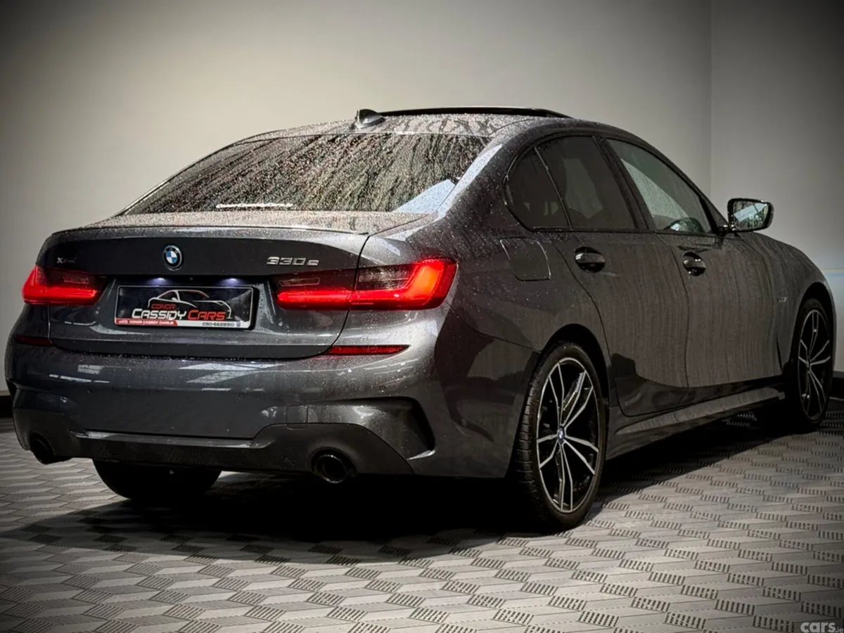 BMW 3-Series Saloon, Petrol Hybrid, 2022, Grey
