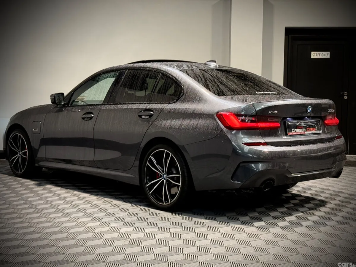 BMW 3-Series Saloon, Petrol Hybrid, 2022, Grey