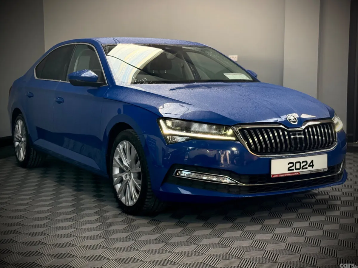 Skoda Superb Hatchback, Diesel, 2024, Blue