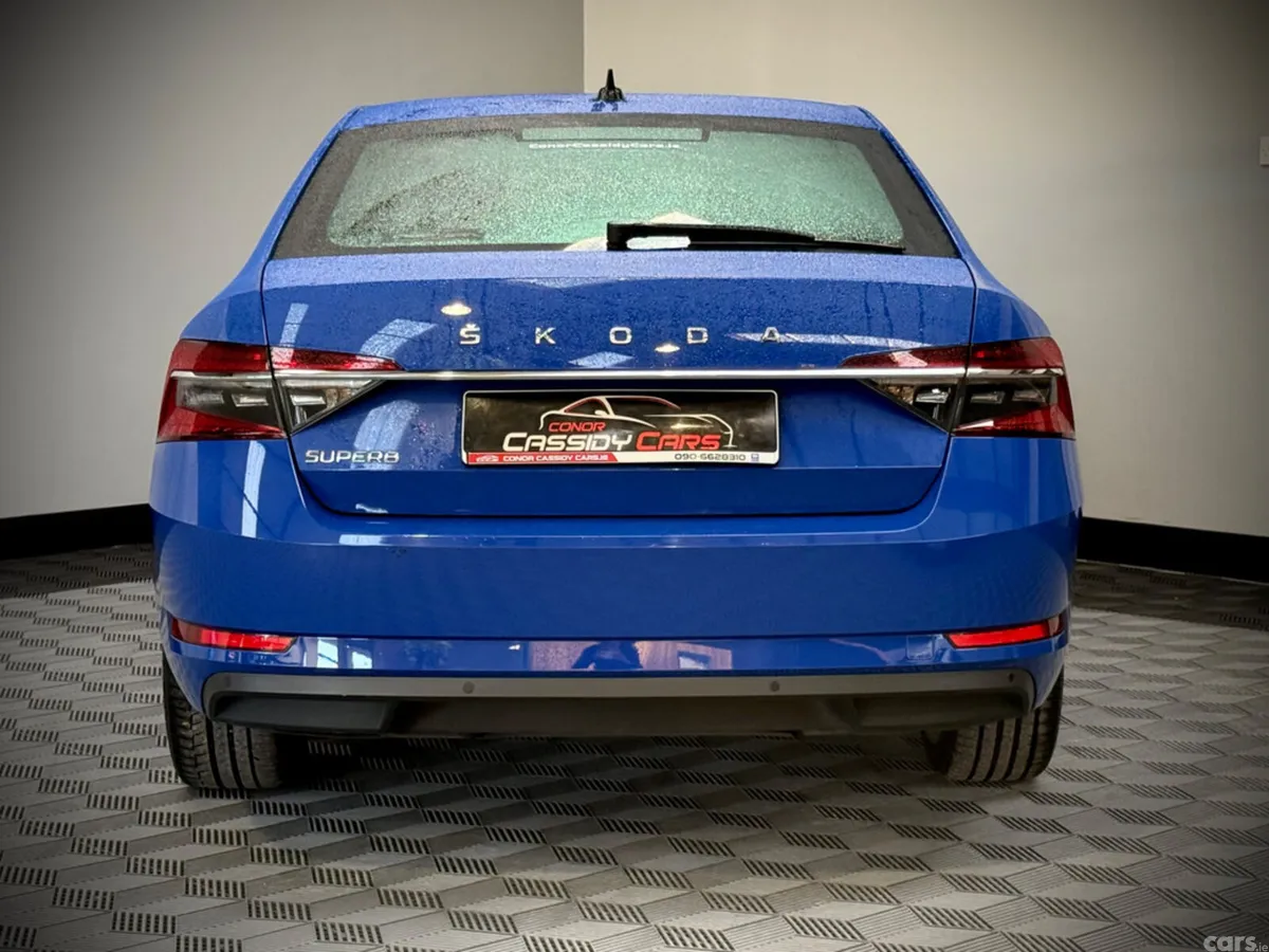 Skoda Superb Hatchback, Diesel, 2024, Blue
