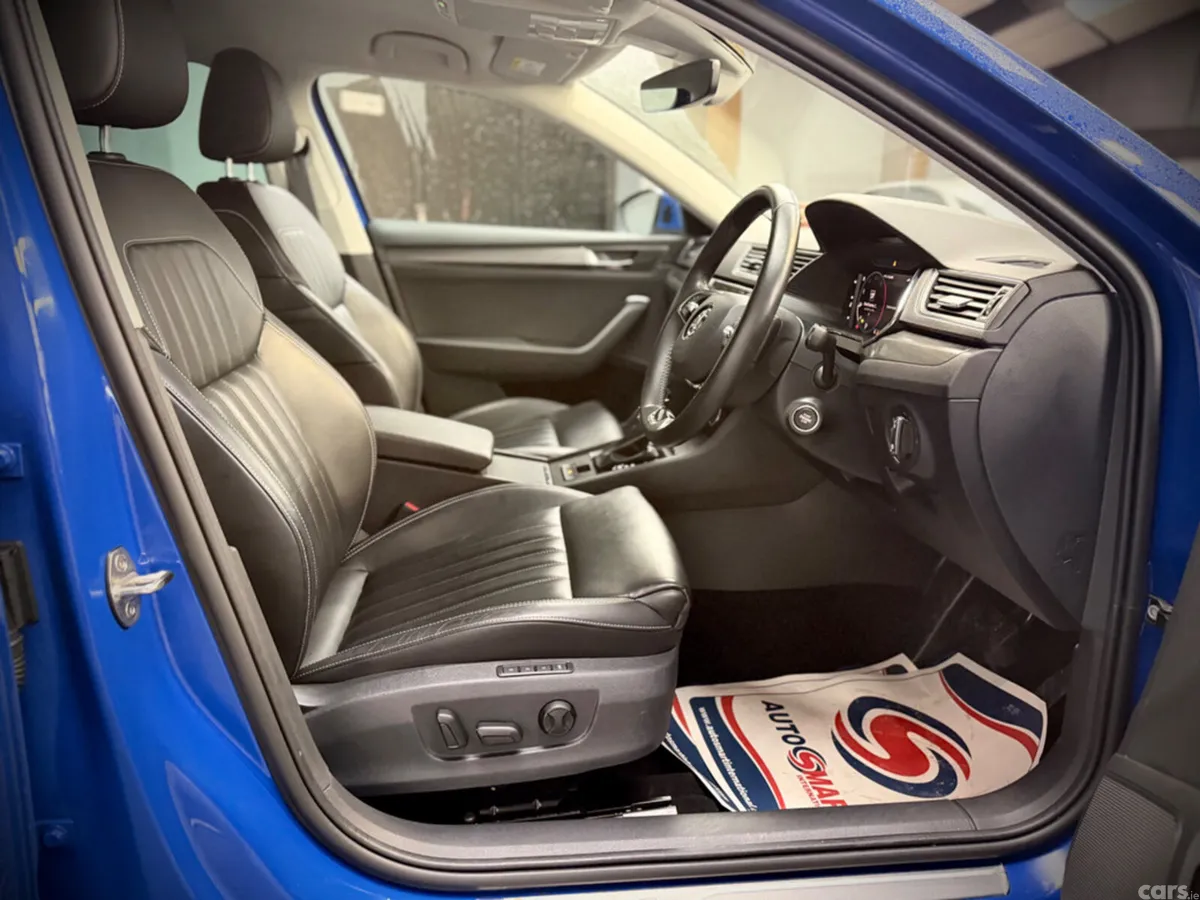 Skoda Superb Hatchback, Diesel, 2024, Blue