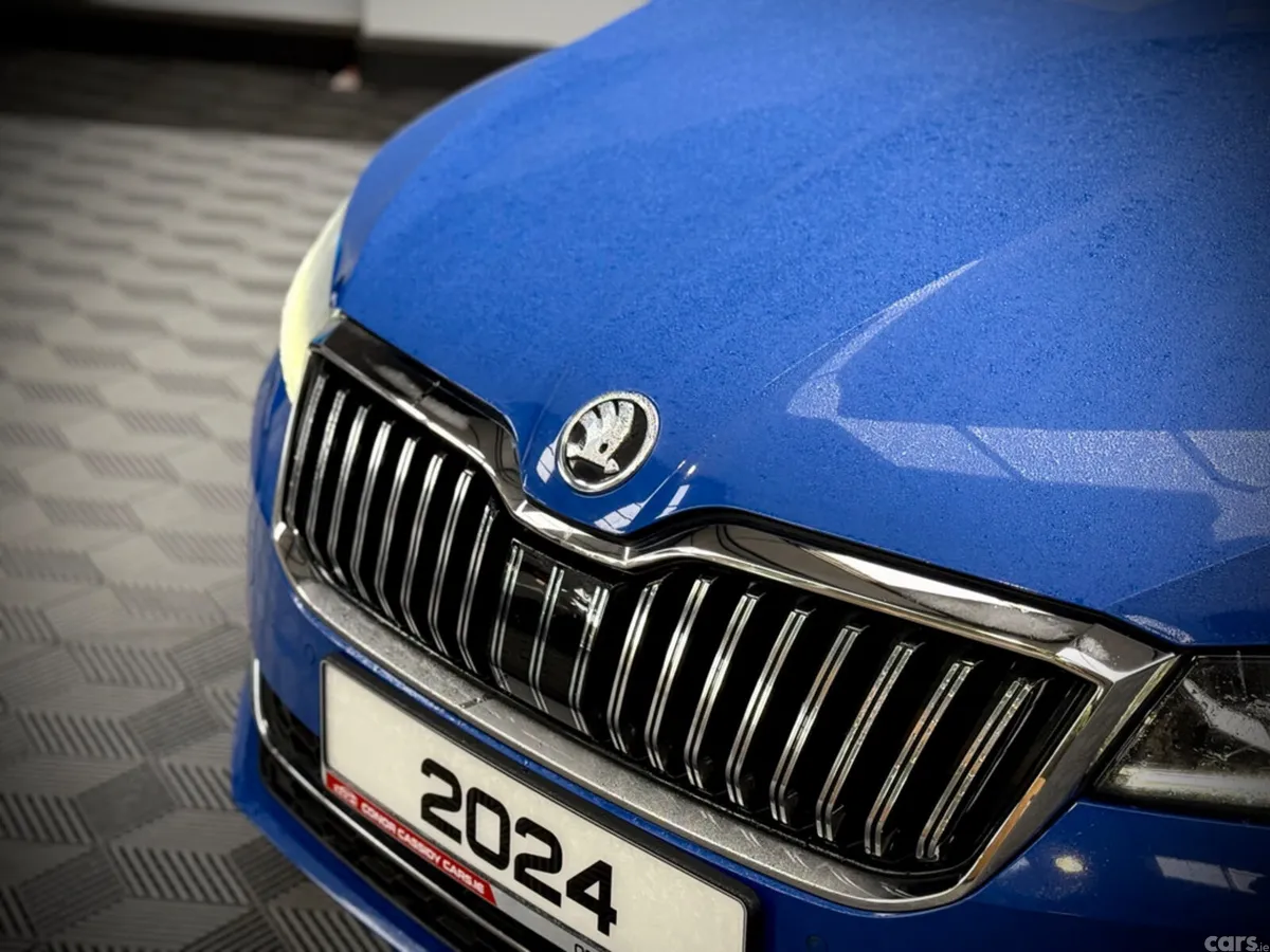 Skoda Superb Hatchback, Diesel, 2024, Blue