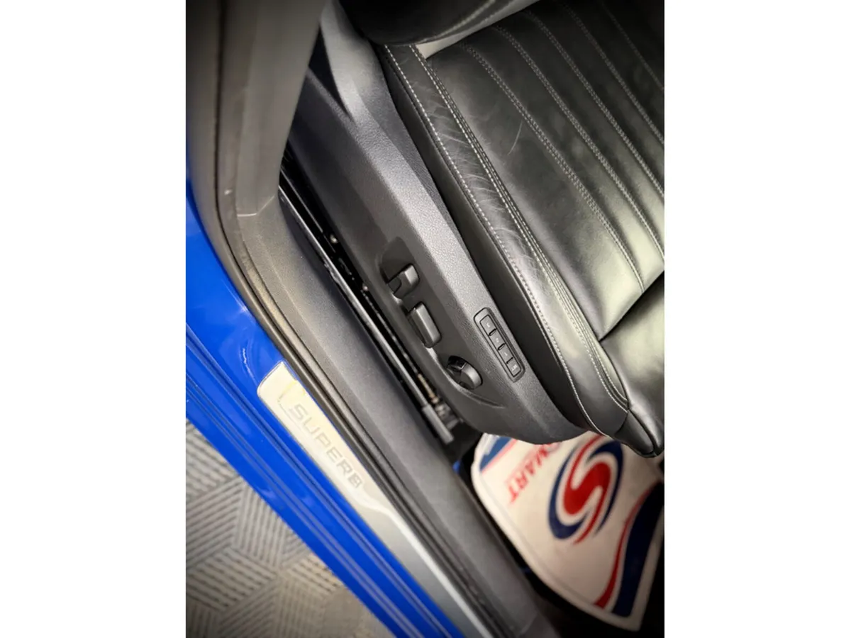 Skoda Superb Hatchback, Diesel, 2024, Blue