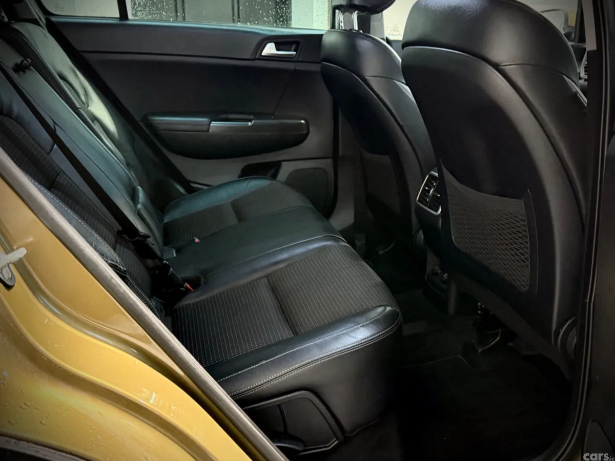 Kia Sportage SUV, Diesel, 2017, Gold