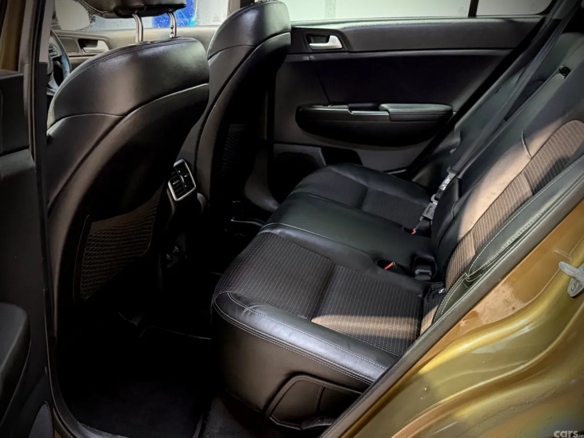 Kia Sportage SUV, Diesel, 2017, Gold
