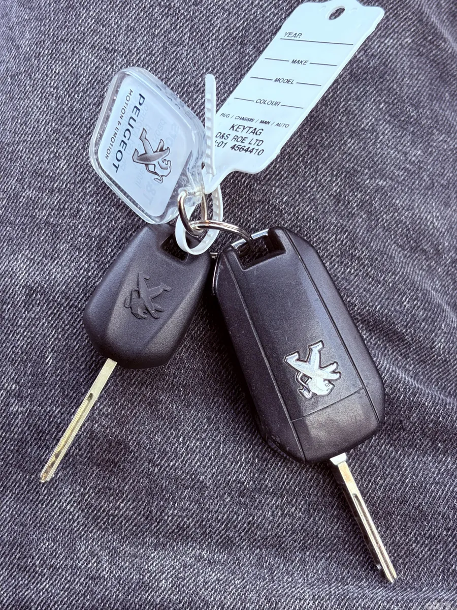 Peugeot 2008 Estate, Diesel, 2014, Black