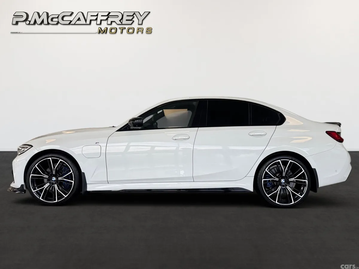 BMW 3-Series Saloon, Petrol Plug-in Hybrid, 2020, White