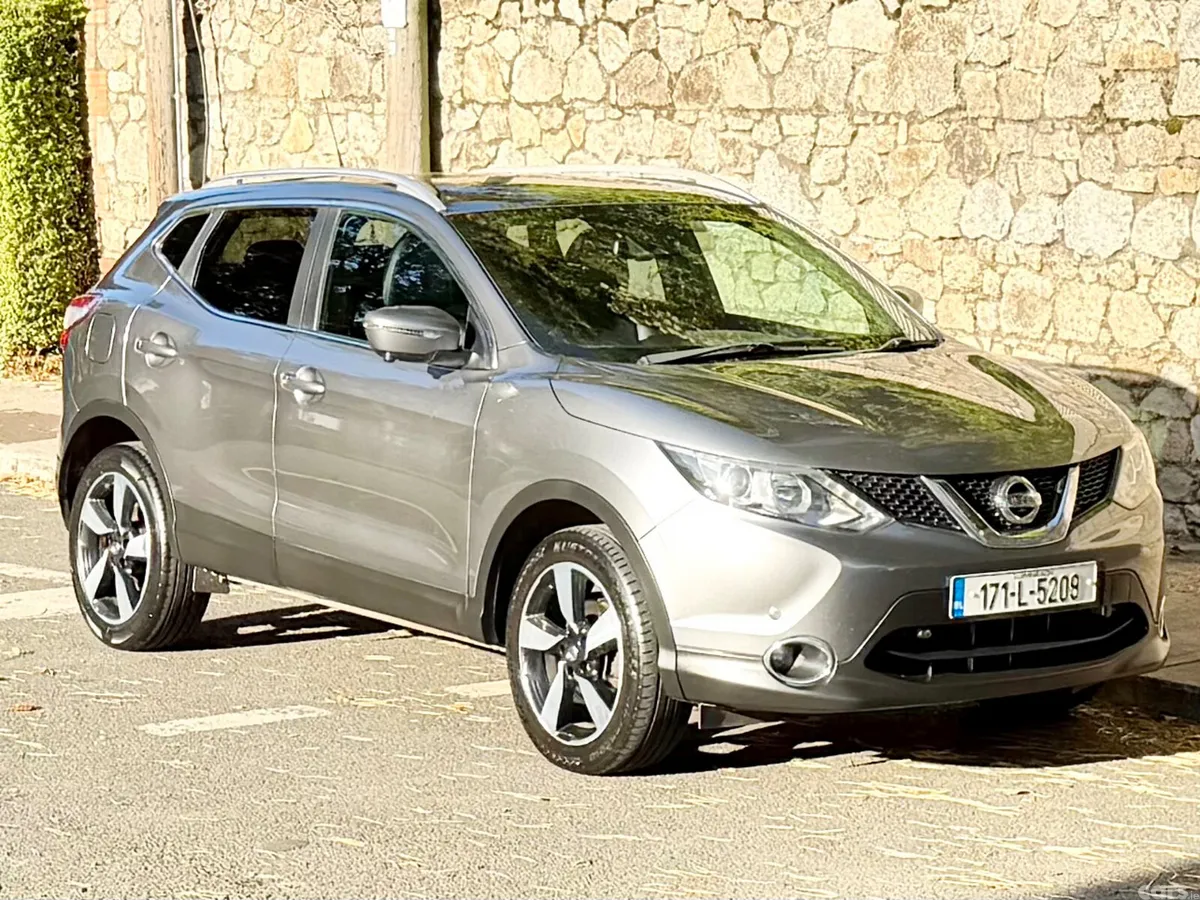 Nissan Qashqai SUV, Diesel, 2017, Grey