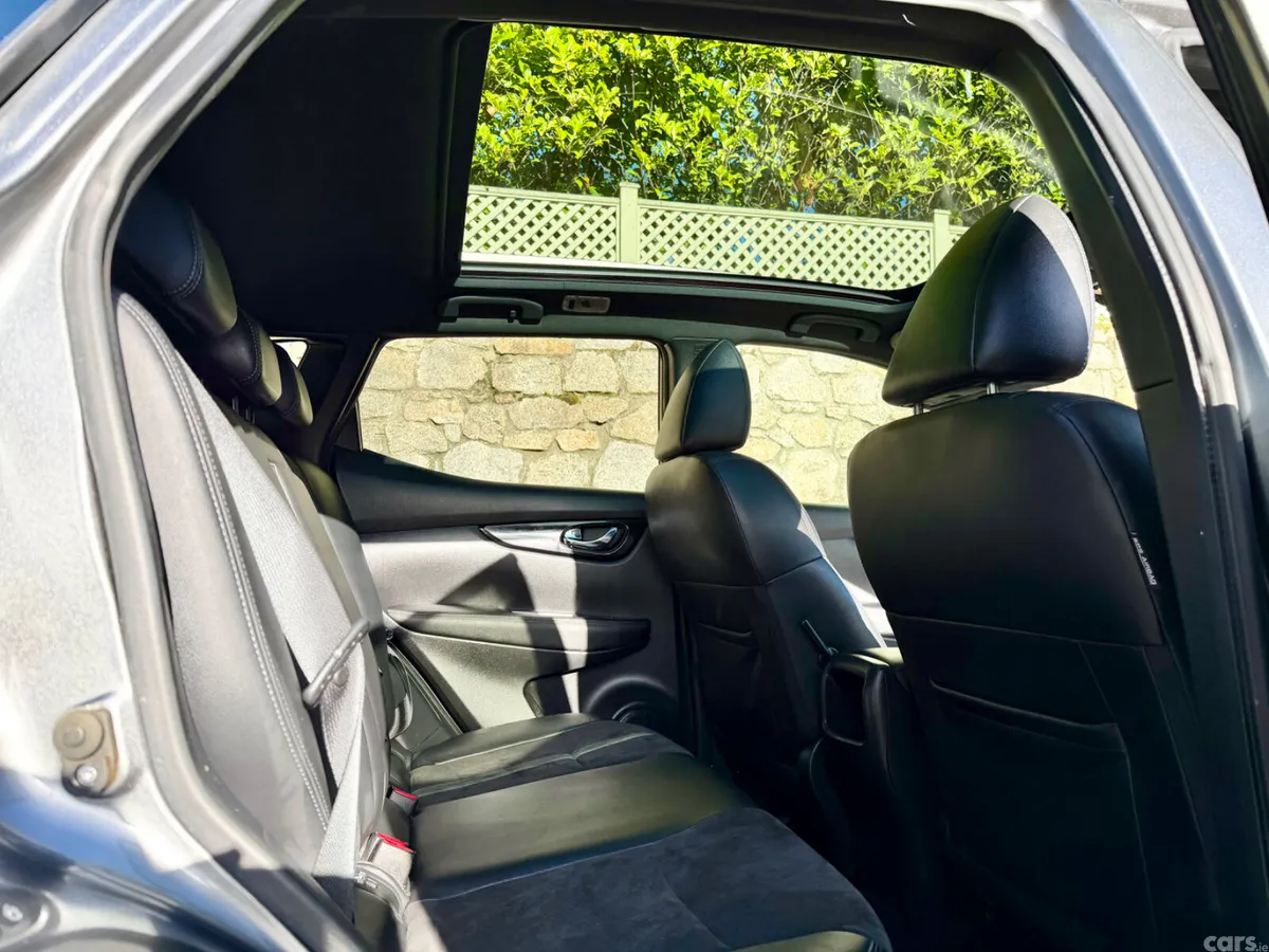 Nissan Qashqai SUV, Diesel, 2017, Grey