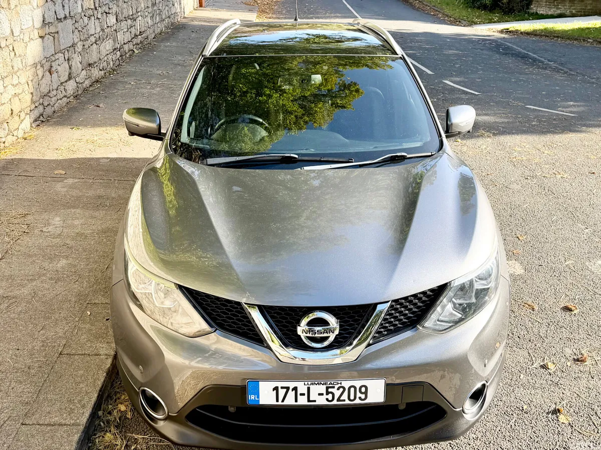 Nissan Qashqai SUV, Diesel, 2017, Grey