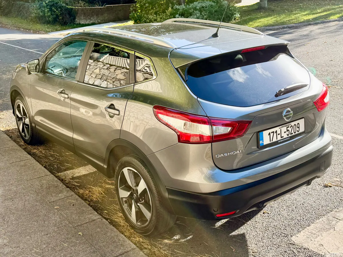 Nissan Qashqai SUV, Diesel, 2017, Grey