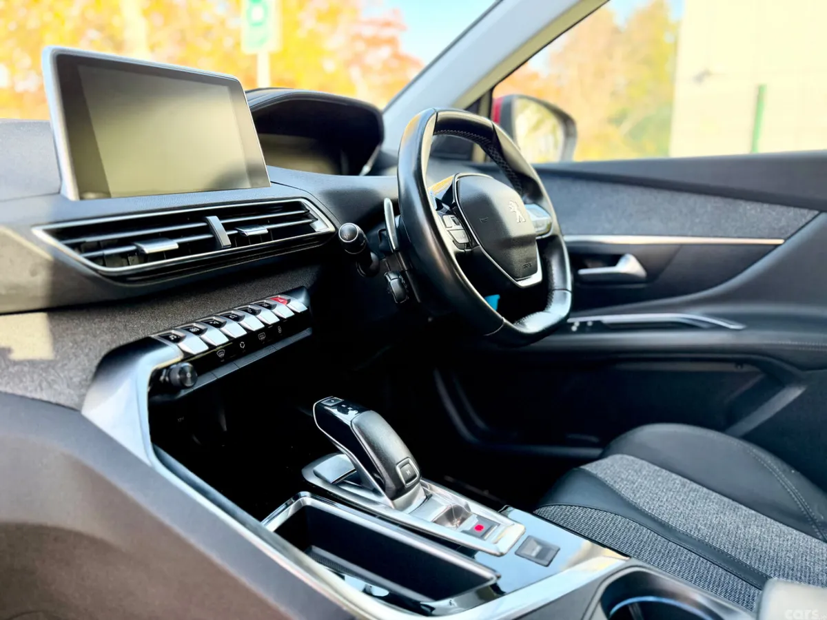 Peugeot 3008 MPV, Diesel, 2020, Red