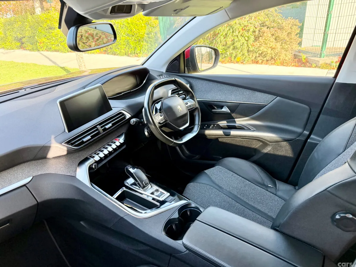 Peugeot 3008 MPV, Diesel, 2020, Red