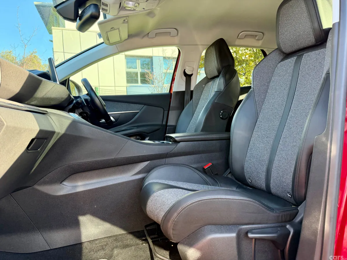 Peugeot 3008 MPV, Diesel, 2020, Red