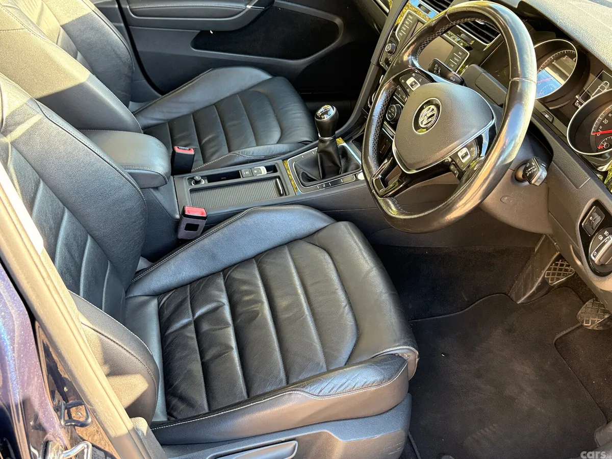 Volkswagen Golf Estate, Petrol, 2017, Blue