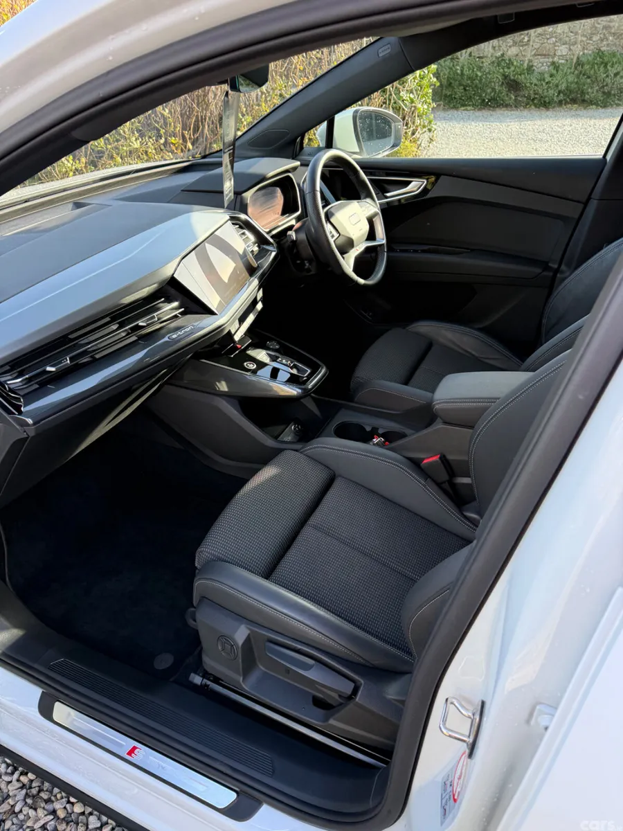 Audi e-tron Estate, Electric, 2023, White