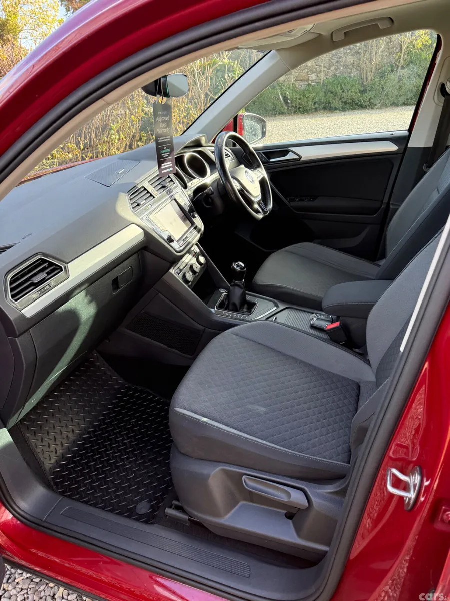 Volkswagen Tiguan SUV, Diesel, 2017, Red