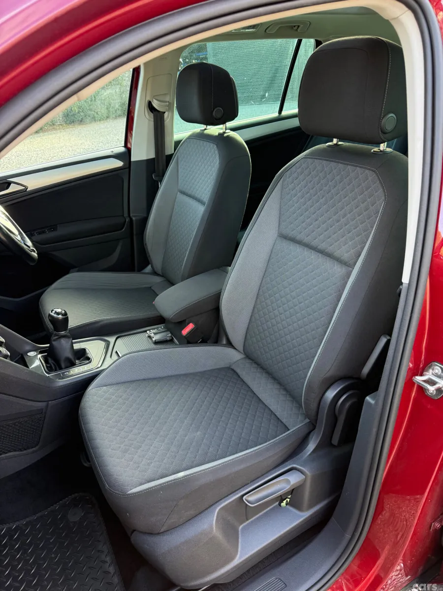 Volkswagen Tiguan SUV, Diesel, 2017, Red