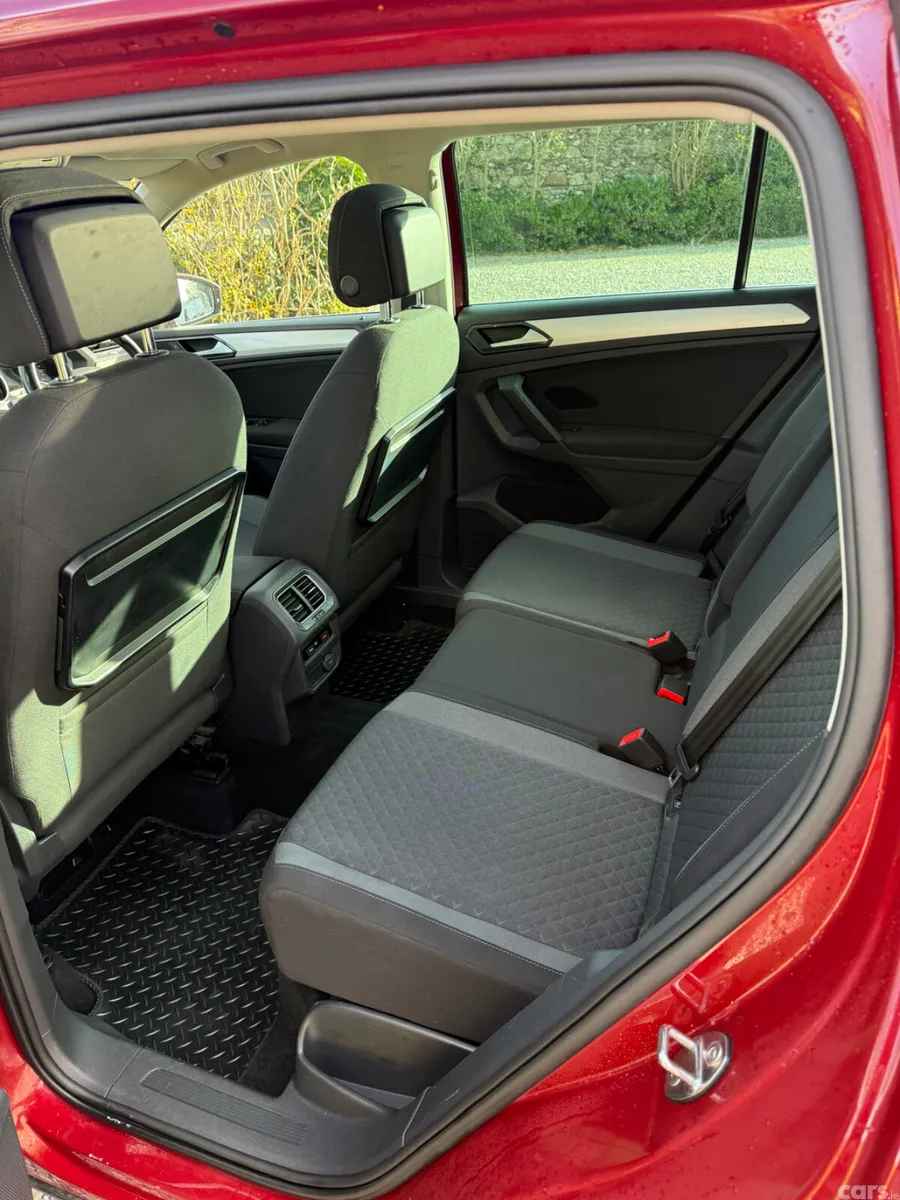 Volkswagen Tiguan SUV, Diesel, 2017, Red