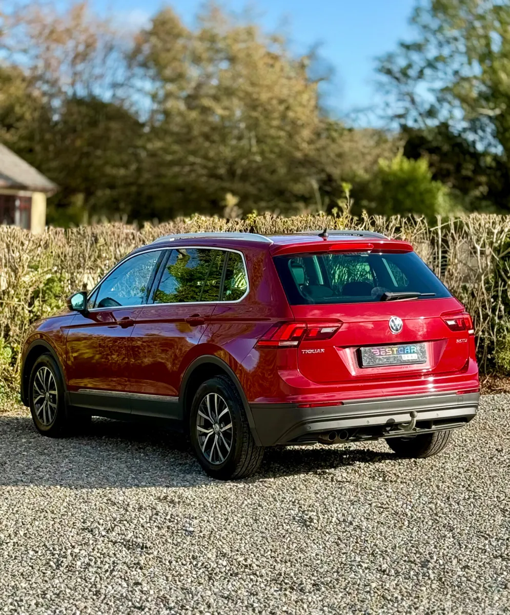 Volkswagen Tiguan SUV, Diesel, 2017, Red