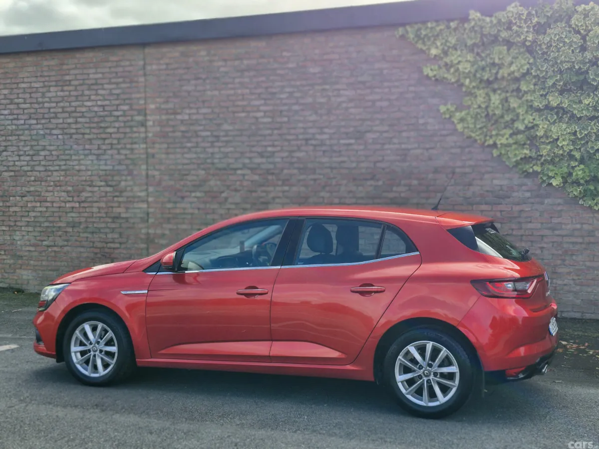 Renault Megane Hatchback, Diesel, 2017, Red