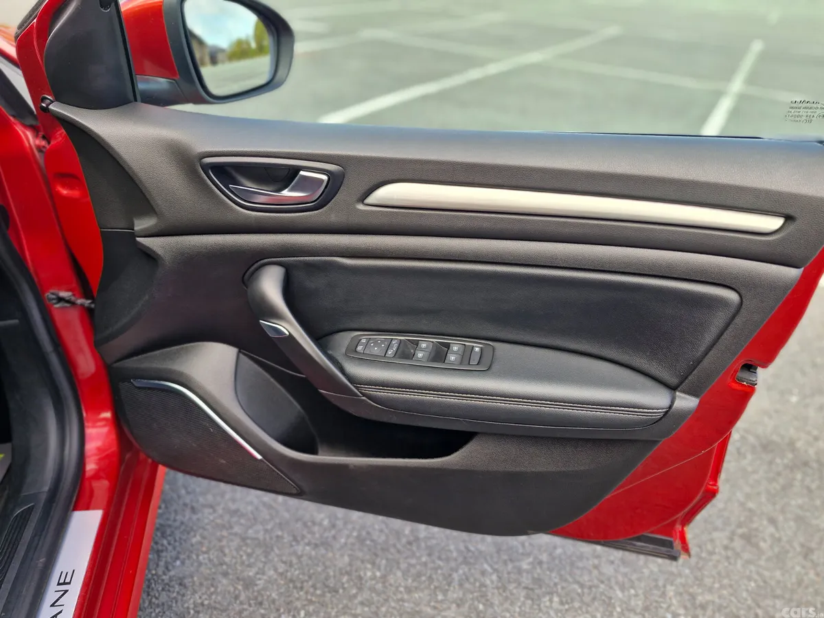 Renault Megane Hatchback, Diesel, 2017, Red