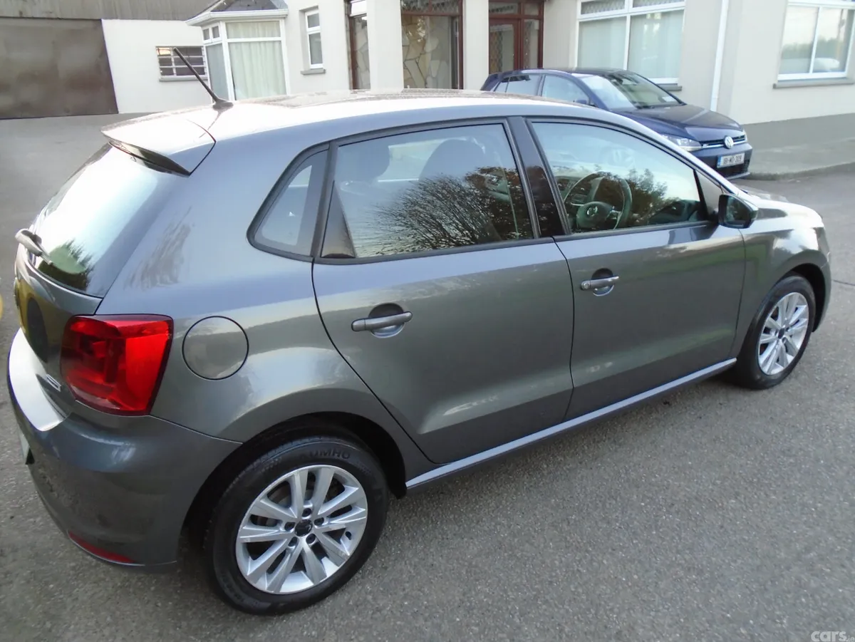 Volkswagen Polo Hatchback, Petrol, 2015, Grey