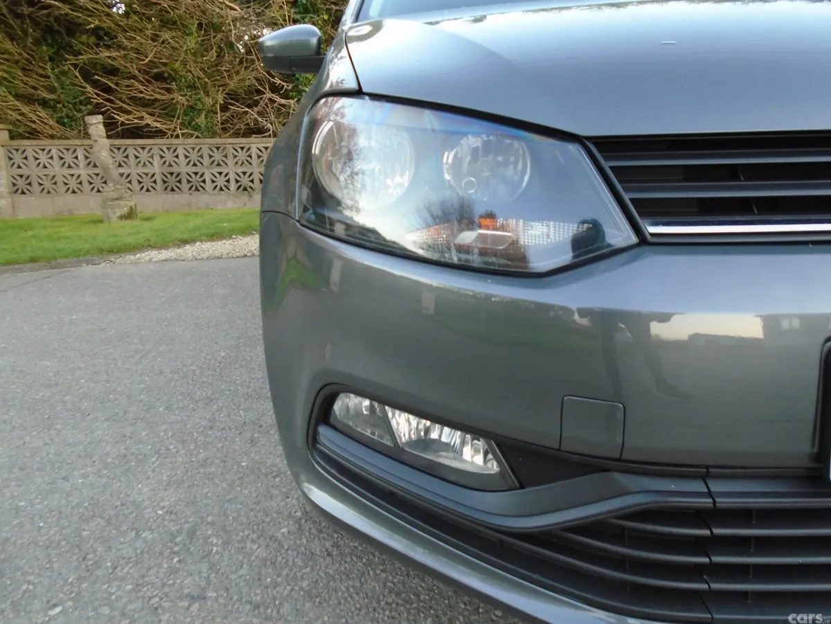 Volkswagen Polo Hatchback, Petrol, 2015, Grey