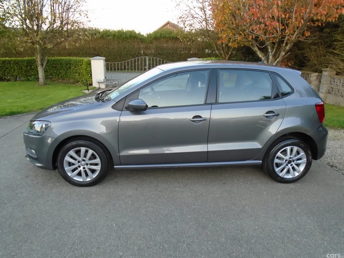 Volkswagen Polo Hatchback, Petrol, 2015, Grey
