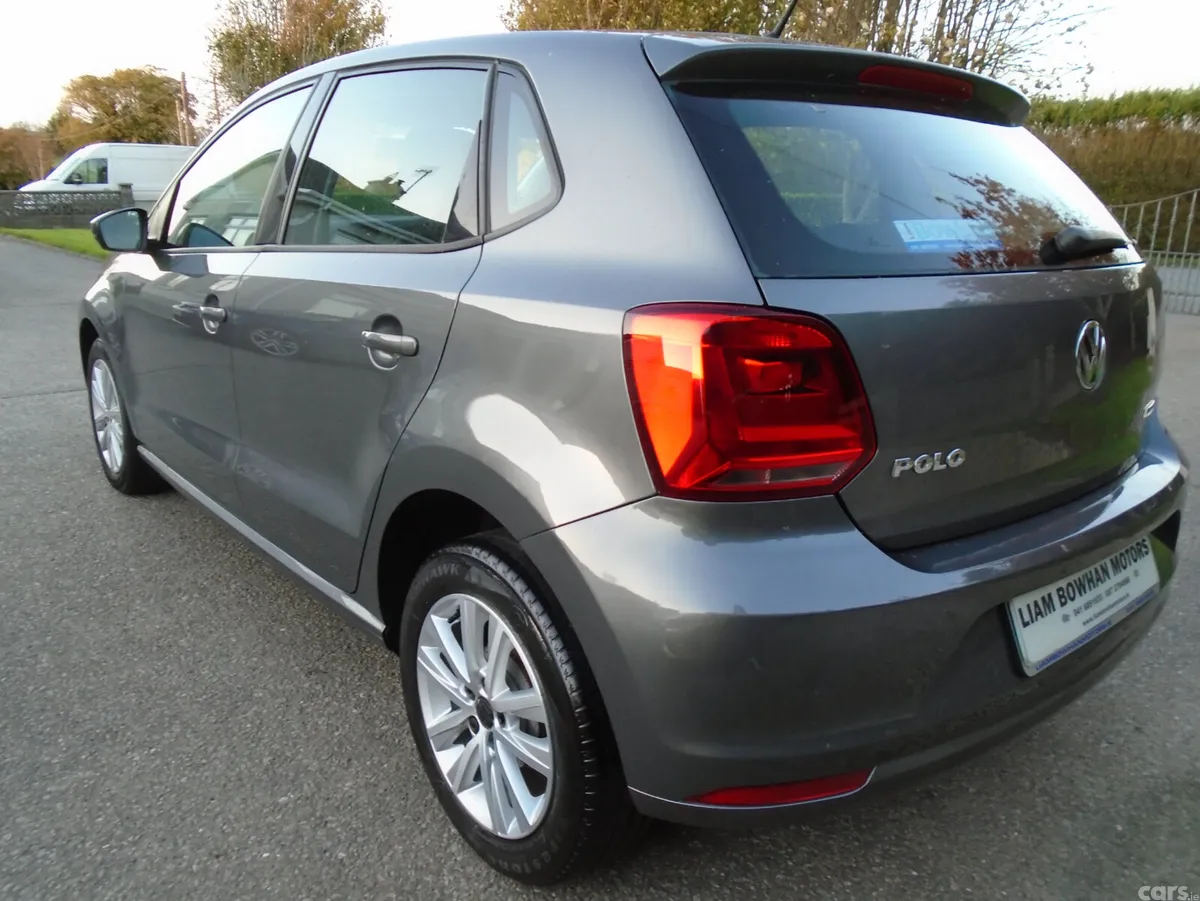 Volkswagen Polo Hatchback, Petrol, 2015, Grey