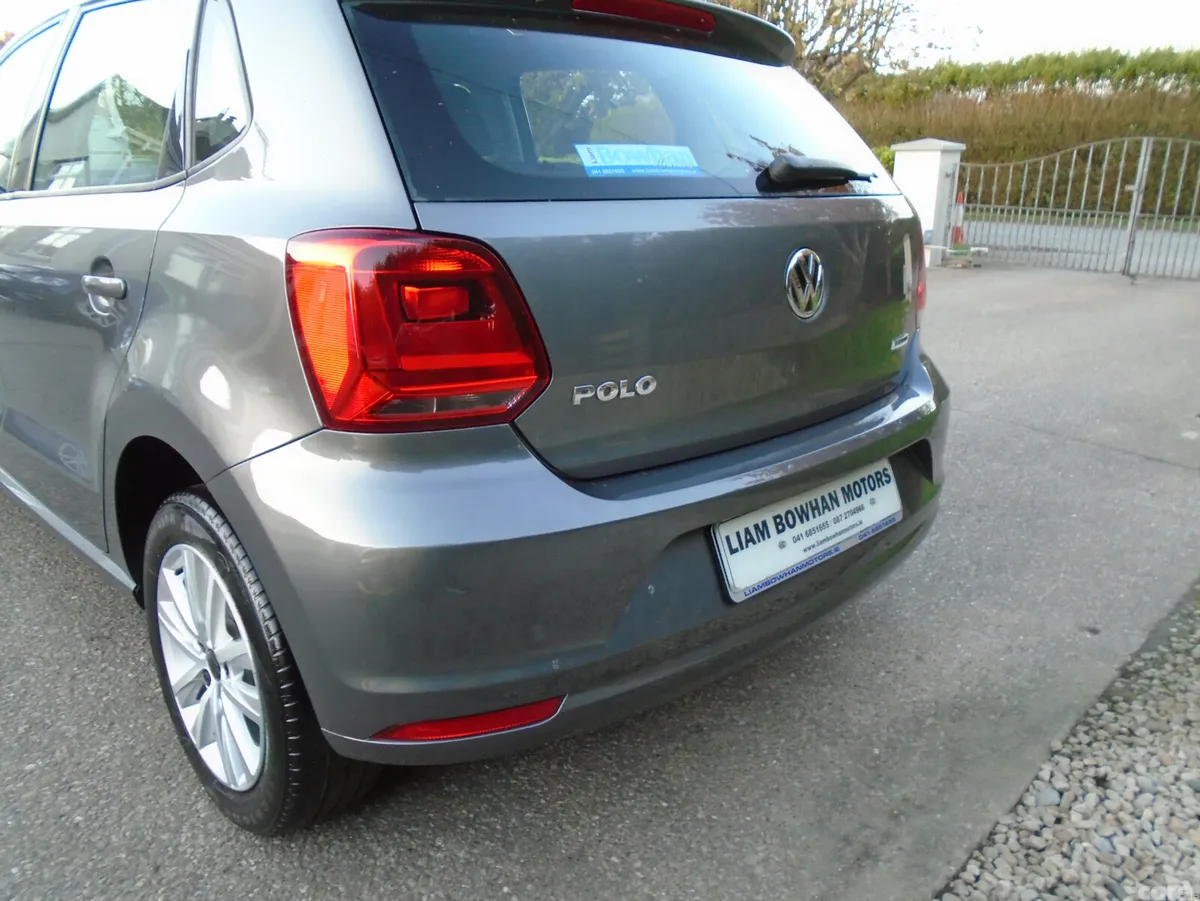 Volkswagen Polo Hatchback, Petrol, 2015, Grey