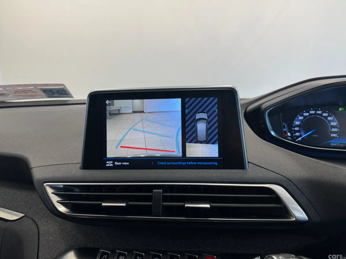 Peugeot 3008 MPV, Diesel, 2020, Red