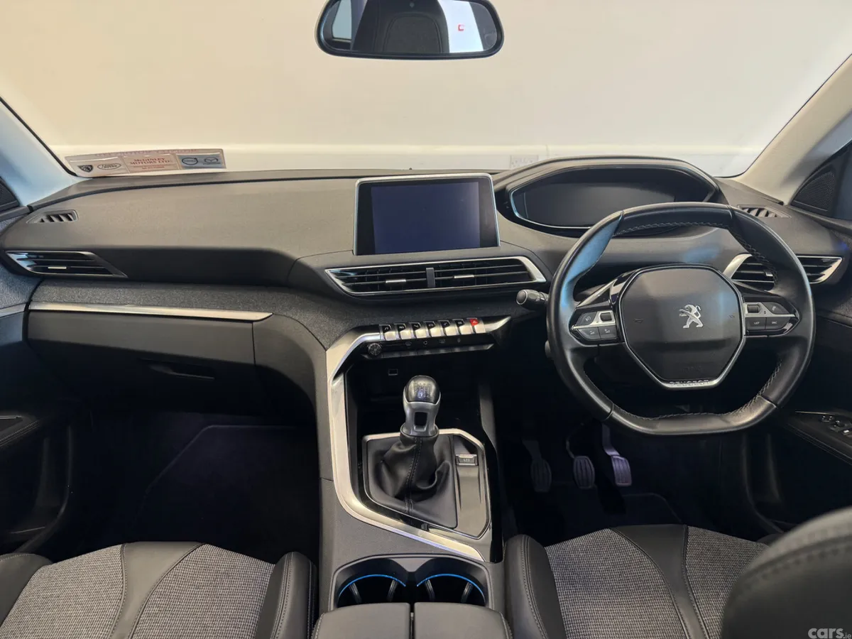 Peugeot 3008 MPV, Diesel, 2020, Red