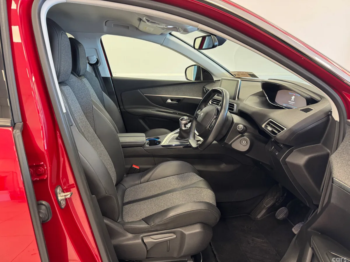 Peugeot 3008 MPV, Diesel, 2020, Red