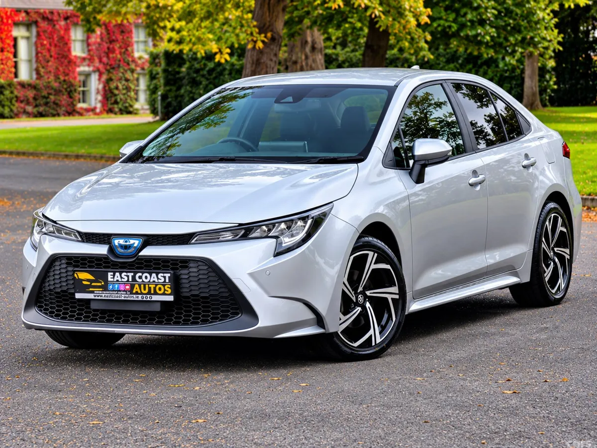 Toyota Corolla Saloon, Petrol Hybrid, 2021, Silver