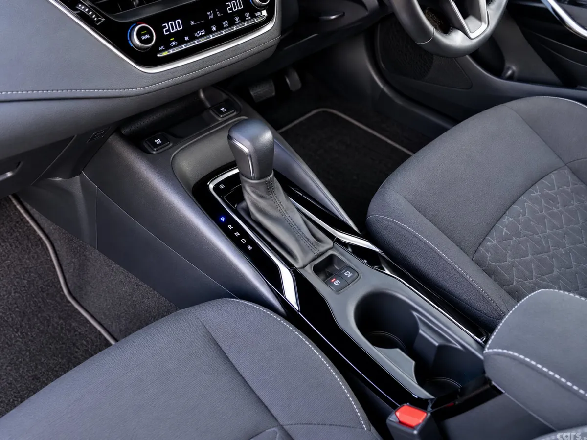 Toyota Corolla Saloon, Petrol Hybrid, 2021, Silver