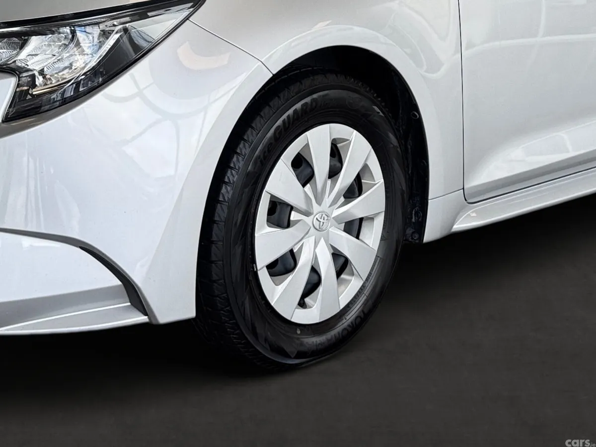 Toyota Corolla Estate, Petrol Hybrid, 2023, Silver