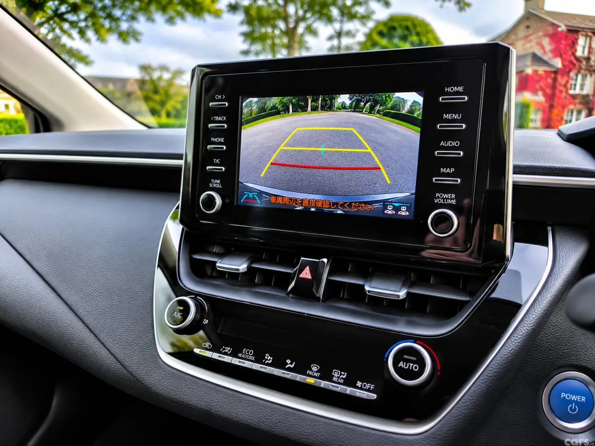 Toyota Corolla Saloon, Petrol Hybrid, 2021, Silver