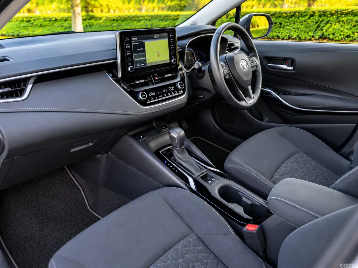 Toyota Corolla Saloon, Petrol Hybrid, 2021, Silver