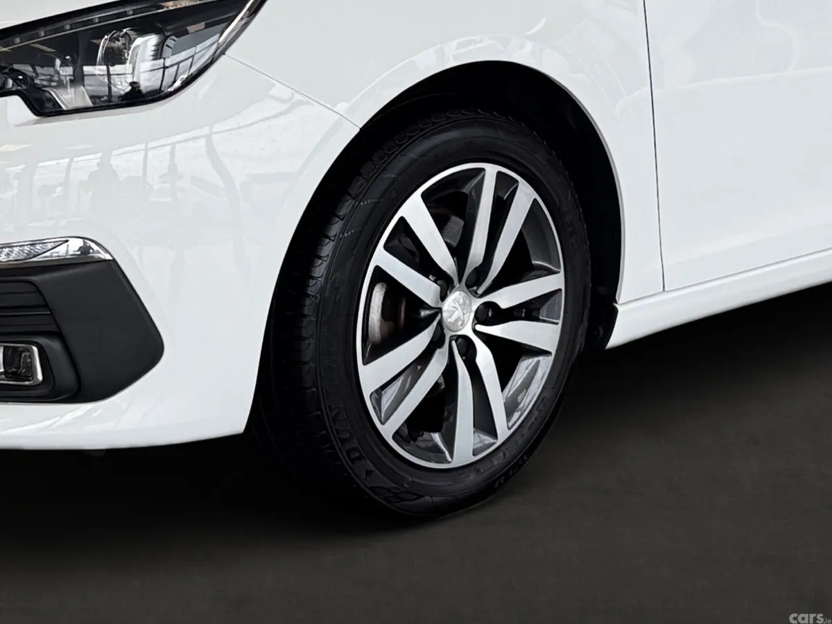 Peugeot 308 Hatchback, Diesel, 2019, White