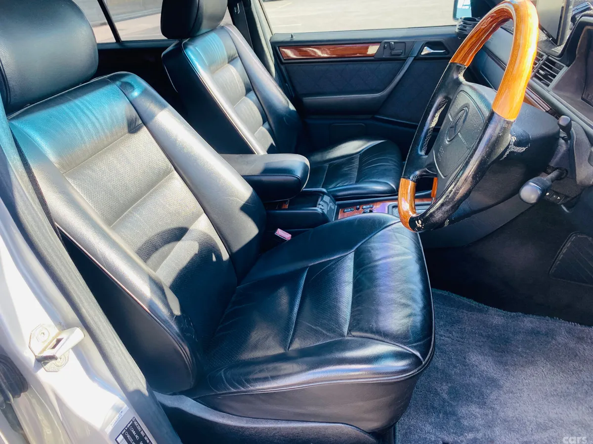Mercedes-Benz E-Class Estate, Petrol, 1995, Silver