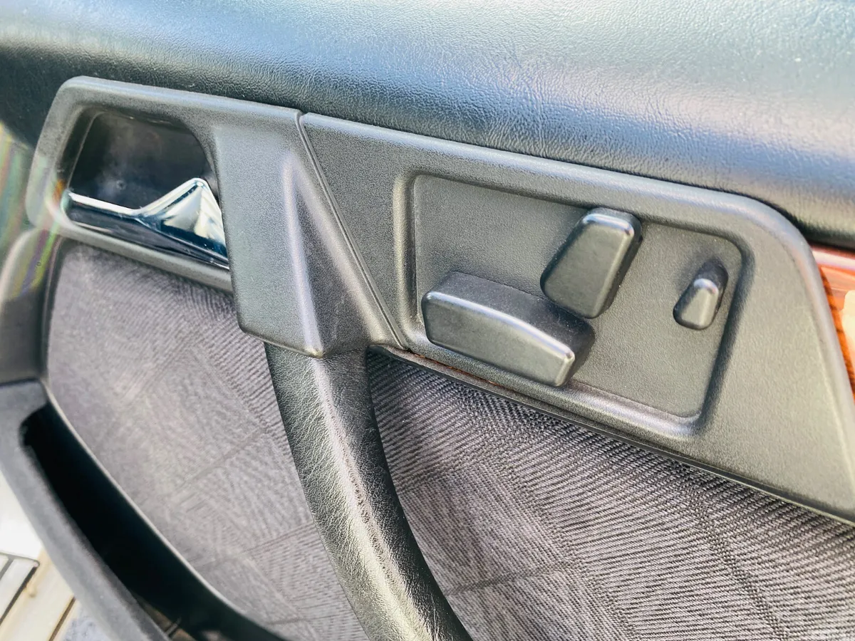 Mercedes-Benz E-Class Estate, Petrol, 1995, Silver