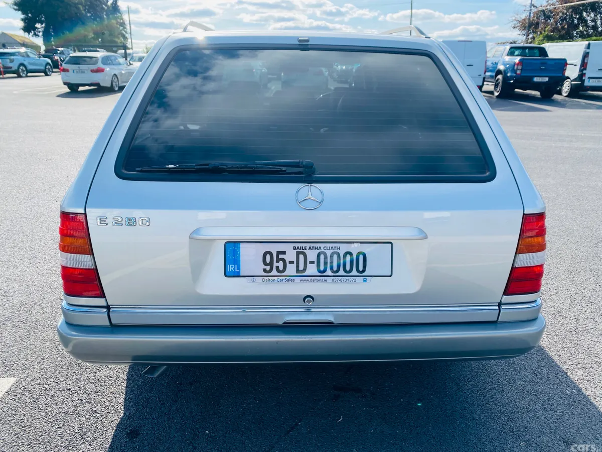 Mercedes-Benz E-Class Estate, Petrol, 1995, Silver