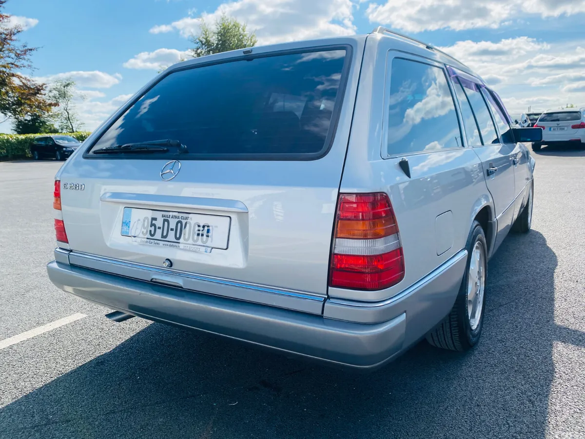 Mercedes-Benz E-Class Estate, Petrol, 1995, Silver