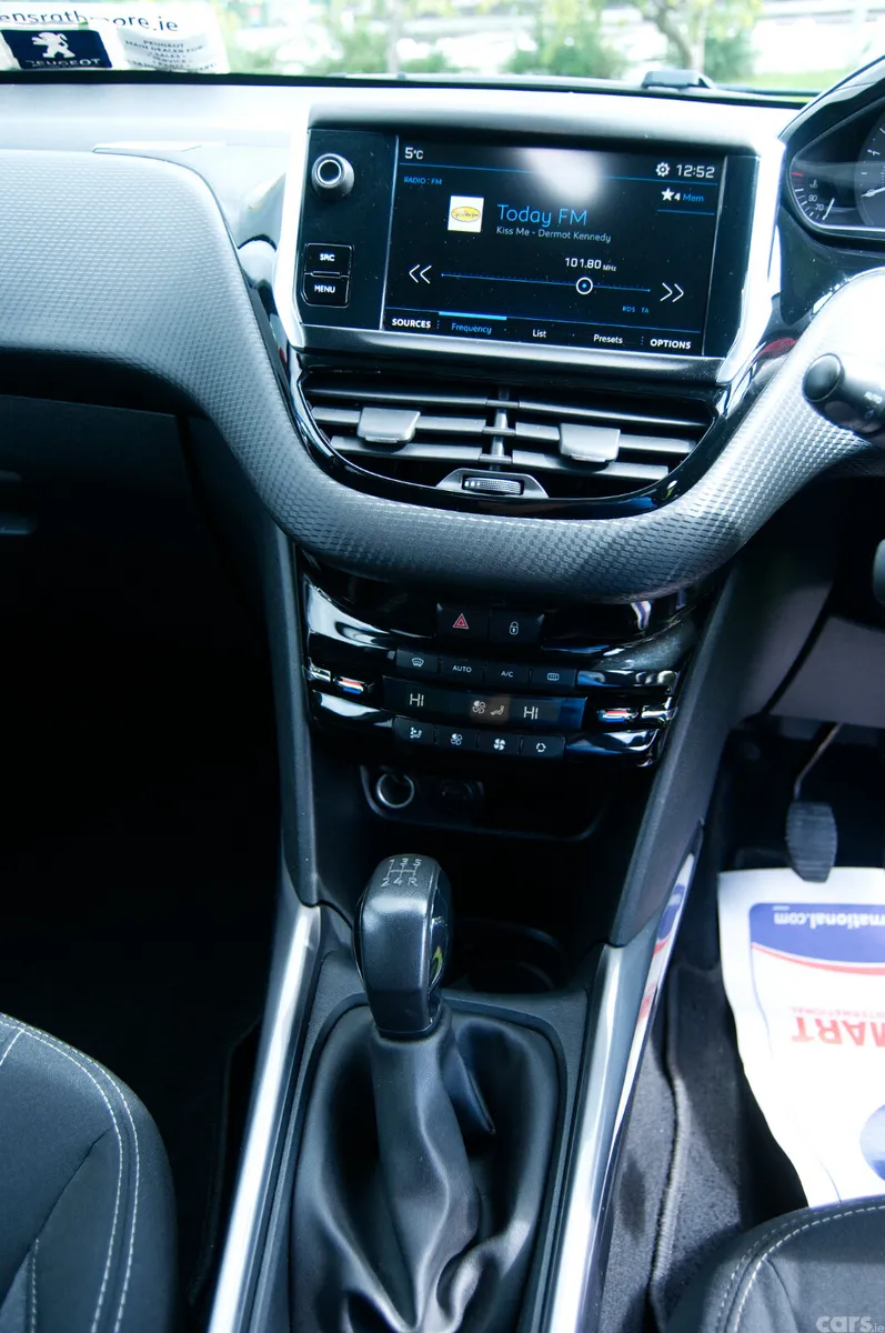 Peugeot 2008 Estate, Diesel, 2018, Red